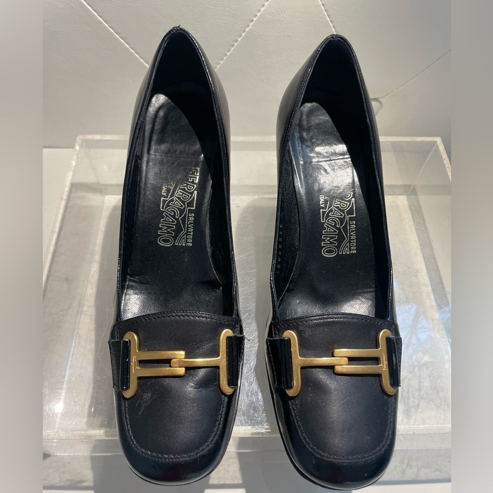 Salvatore Ferragamo square toe pumps sz 37.5 D made in italy good condition